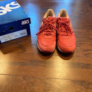 ASICS strawberry and cream size 11
